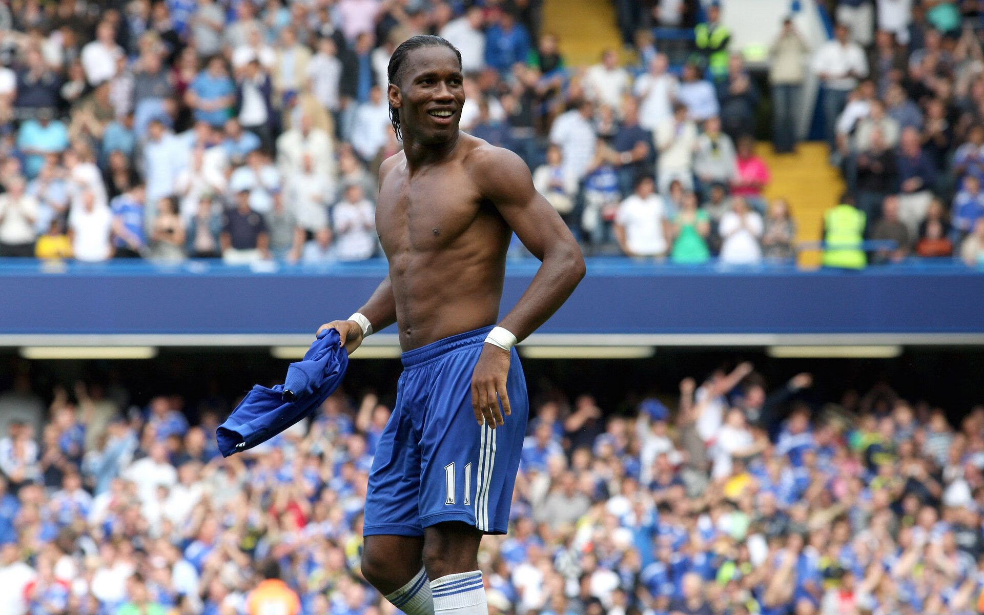 纽卡斯尔主场大胜，三线齐发展现团队火力，纽卡斯尔球队阵容